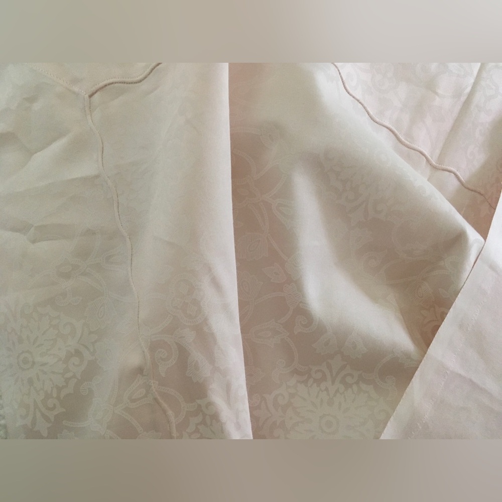 NWOT Somma 1867 Soft Blush Floral Jacquard flat Sheet